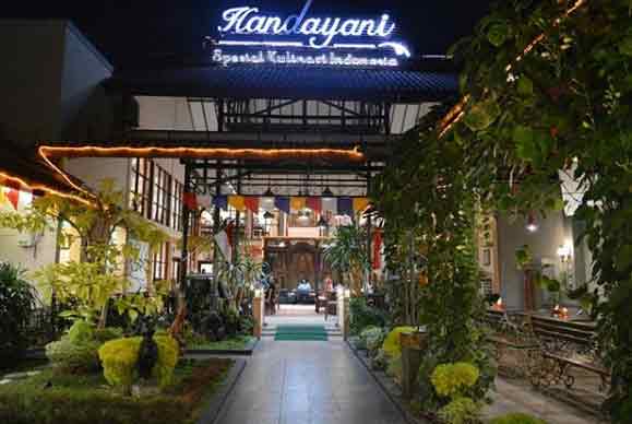 tempat makan di surabaya untuk keluarga