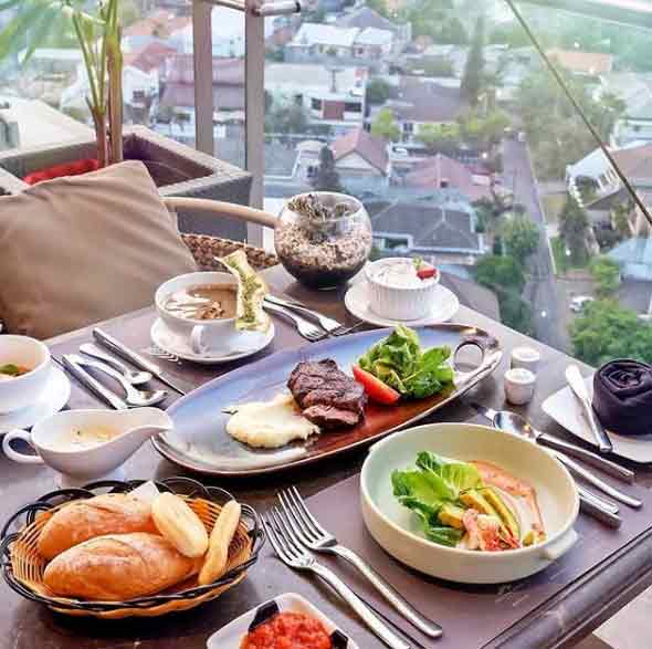 tempat makan di surabaya yang romantis