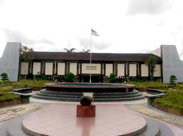 tempat wisata di pontianak dan sekitarnya