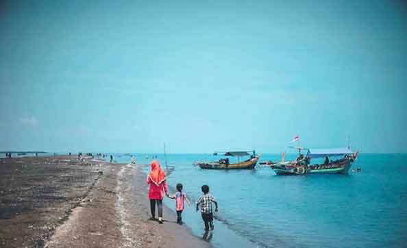 25 Tempat Wisata di Brebes Yang Paling Membuat Penasaran 11 pantai di brebes