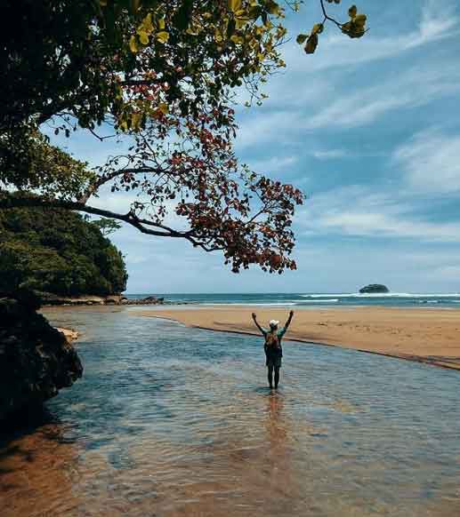 wisata pantai bantol di malang