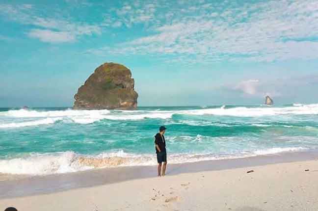 wisata pantai goa china malang