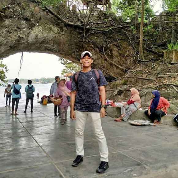 wisata pantai karang bolong anyer