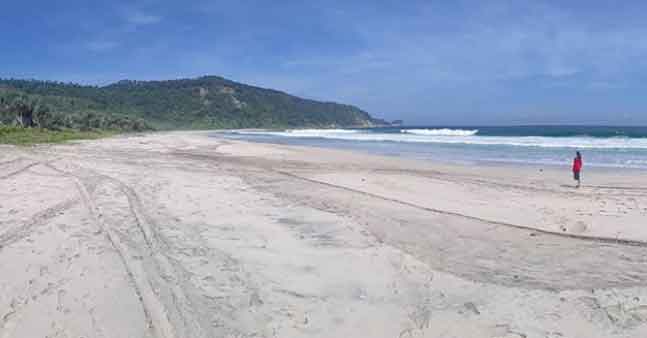 wisata pantai modangan malang