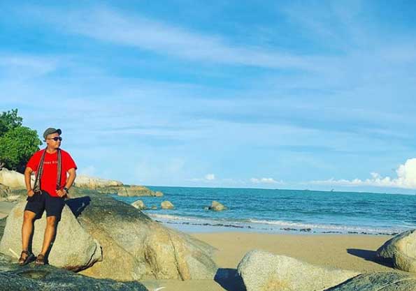 Tempat Wisata Pantai di Bangka yang Menawarkan Panorama Memikat 4 wisata pantai parai tenggiri