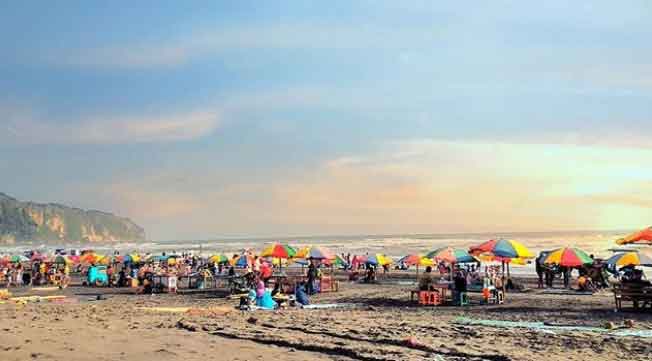 tempat wisata pantai terkenal di jogja