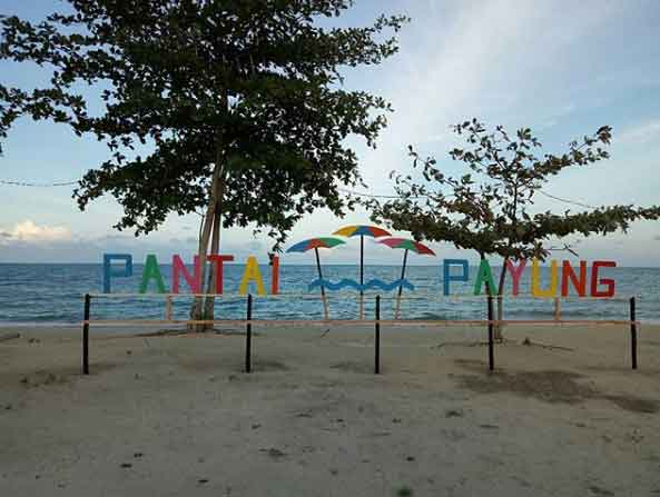 4 Tempat Wisata Pantai Di Batam Paling Indah 5 wisata pantai payung batam
