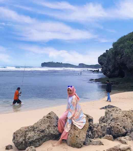 pantai pasir putih di jogja