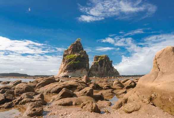 10 Tempat Wisata Pantai di Dekat Bandung Yang Wajib Dikunjungi 5 objek wisata pantai dekat bandung
