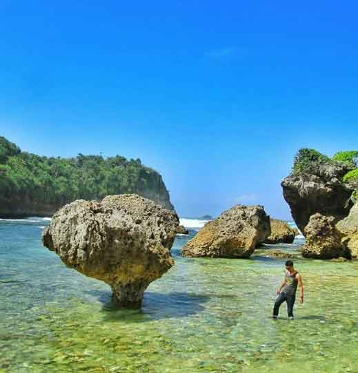 pantai di malang selatan