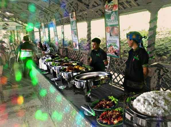 tempat makan enak di lembang