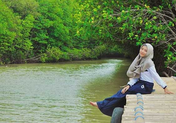 Spot Wisata di pantai morodemak