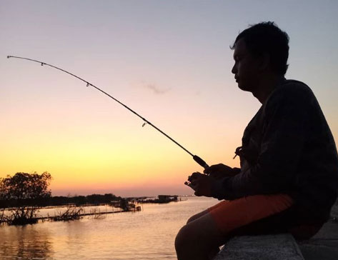 Spot Wisata di pantai tirangan