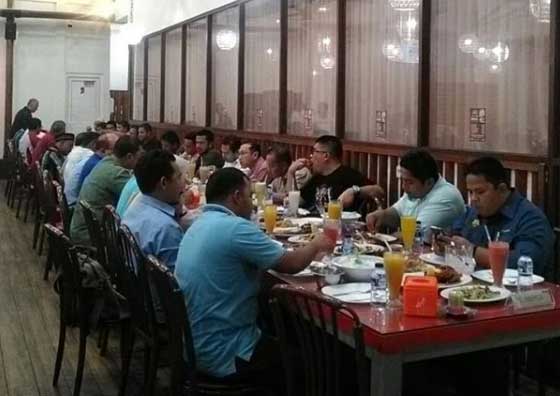 10 Tempat Makan di Banda Aceh yang Bikin Lidah Bergoyang 2 tempat makan di banda aceh