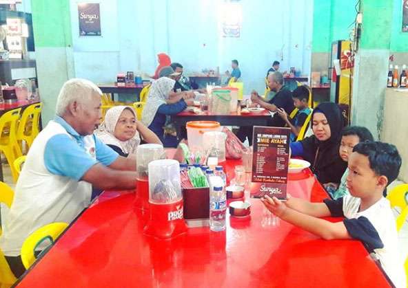 10 Tempat Makan di Banda Aceh yang Bikin Lidah Bergoyang 9 tempat makan enak di aceh