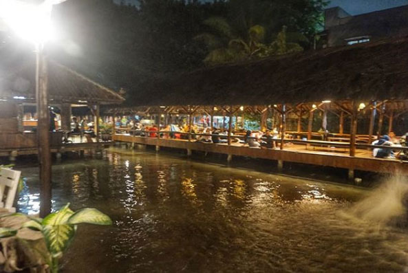 tempat makan murah di depok