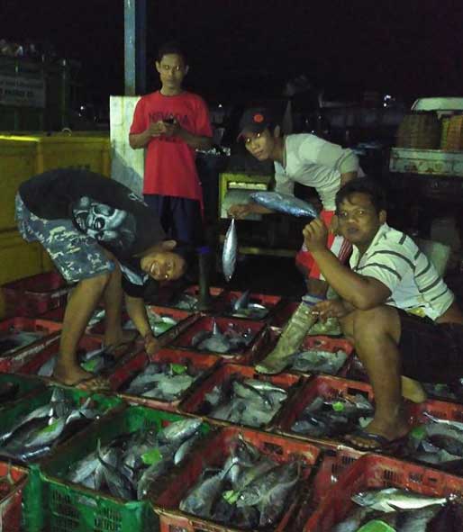 Spot Wisata di pantai morodemak