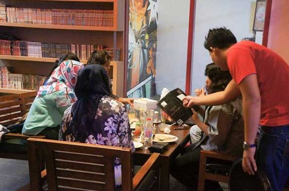 tempat makan di depok 24 jam