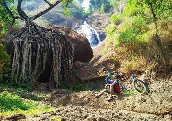 Curug Winong, Air Terjun Layaknya Tempat Bermain Seluncur 2 Alamat Dan Rute Lokasi Curug Winong