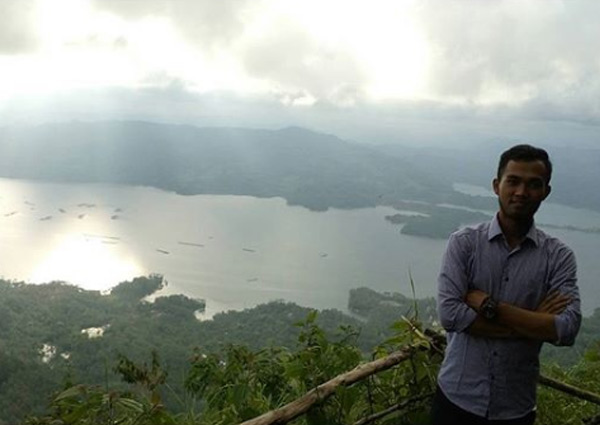 Bersantai di Bukit Hijau Wadaslintang