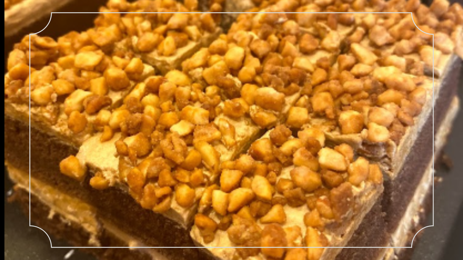 22 Oleh Oleh Khas Malang yang Wajib Dibeli 18 ASIX Cake