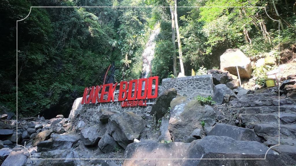 Air Terjun Kakek Bodo - Destinasi Wisata Alam yang Memukau 8 Air Terjun Alami
