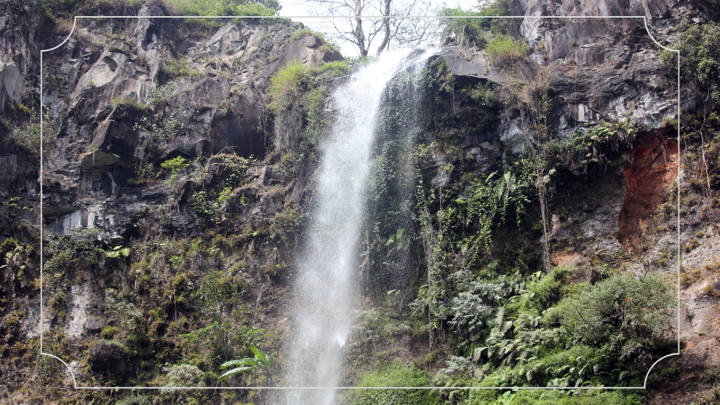17 Tempat Bagus di Malang yang Tidak Boleh Dilewatkan 5 Air Terjun Coban Rondo