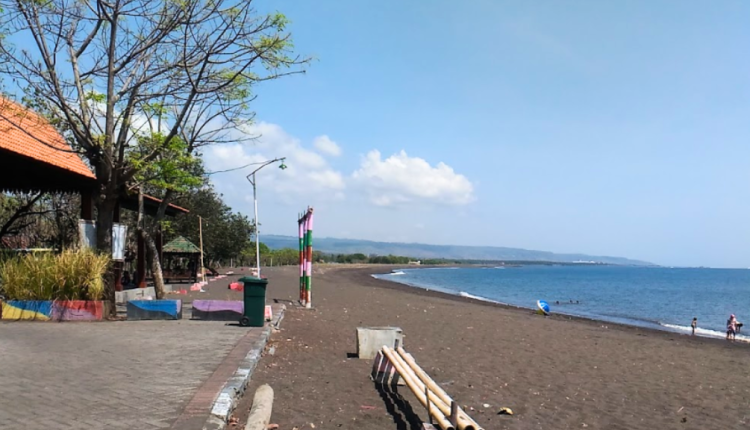 Aktivitas Pantai Boom