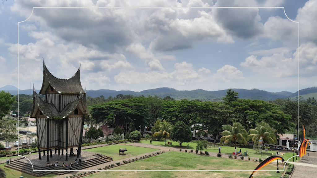 Istano Rajo Basa Pagaruyung - Sejarah, Harga Tiket Masuk & Daya Tarik 5 Alamat Istano Rajo Basa Pagaruyung