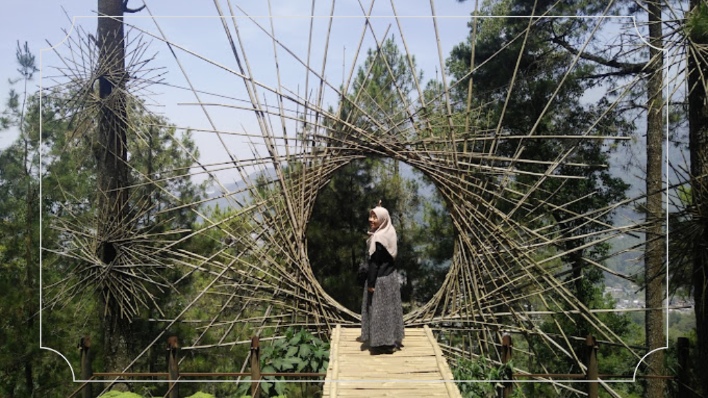 Alamat Omah Kayu Paralayang Batu