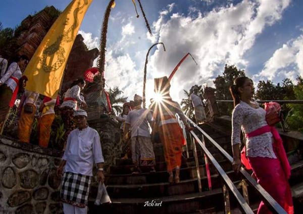 Melihat Keindahan Pura Mandara Giri Semeru Agung 4 Melihat Keindahan Pura Mandara Giri Semeru Agung 3