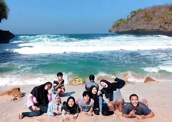 Alamat dan Rute Lokasi pantai dadapan