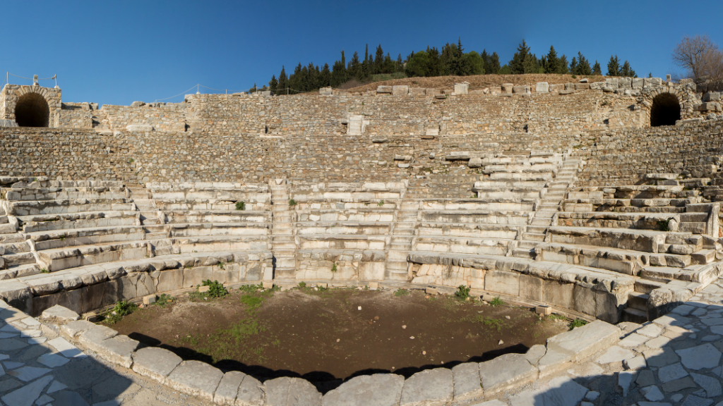 Tempat Wisata di Tomohon - Menikmati Keindahan Alam yang Ajaib 12 Amphitheater Woloan
