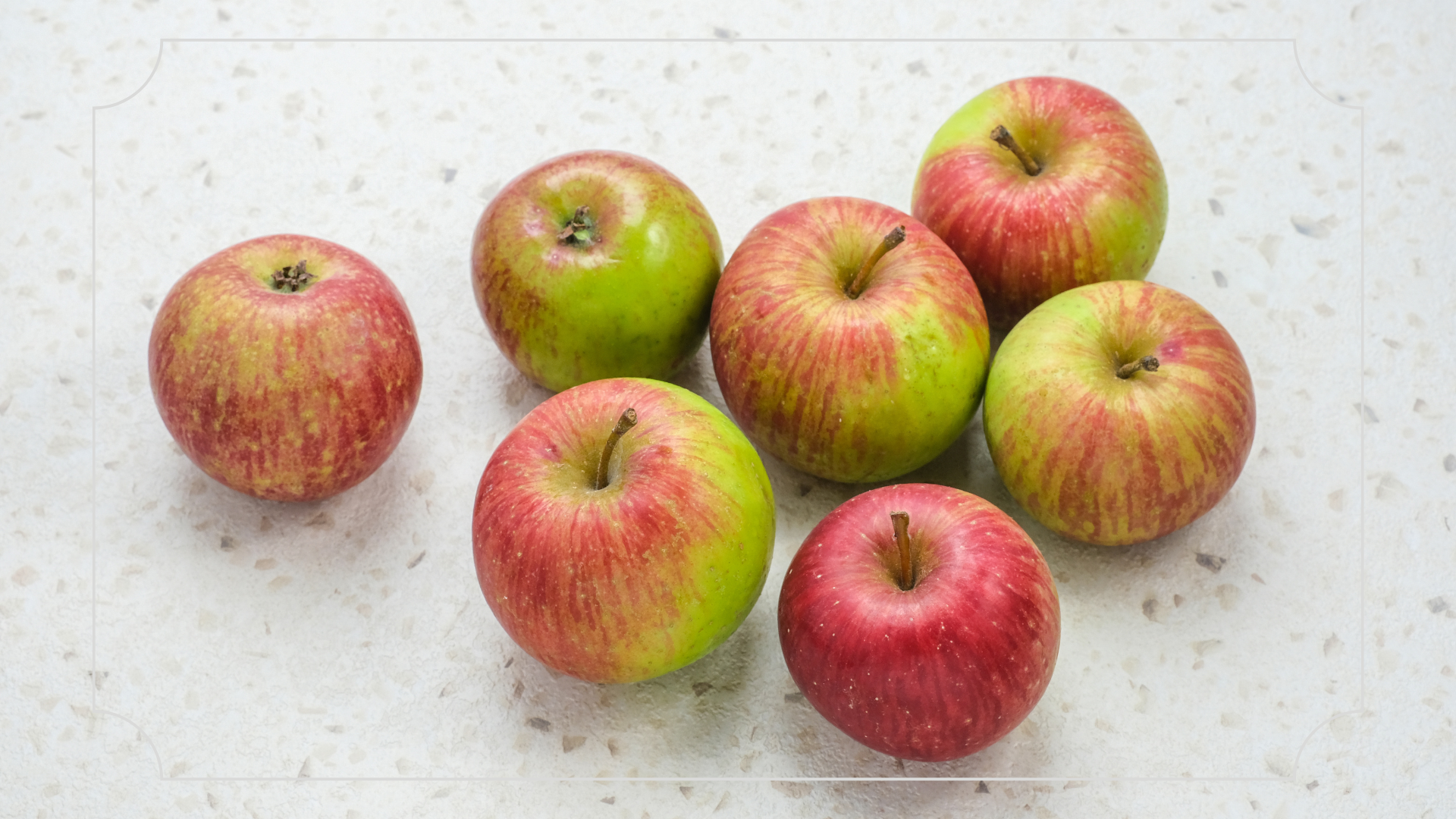 22 Oleh Oleh Khas Malang yang Wajib Dibeli 3 Apel Malang