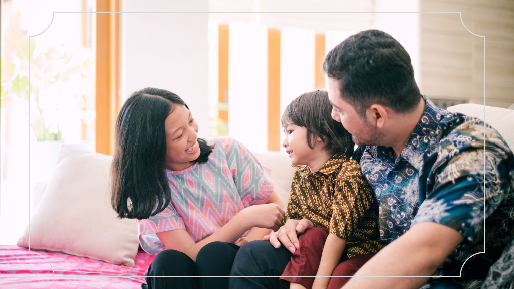 20 Oleh-Oleh Khas Jawa Tengah - Kelezatan Rasa dan Aroma Tradisi 21 Baju Batik