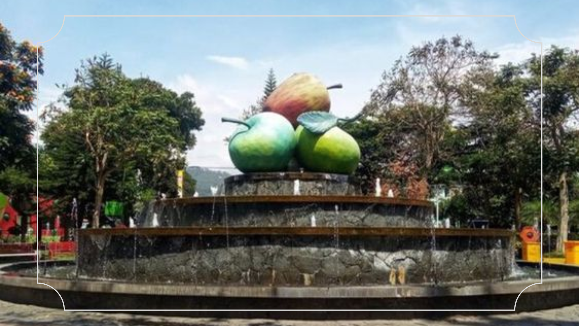 Bangunan Berbentuk Buah-Buahan