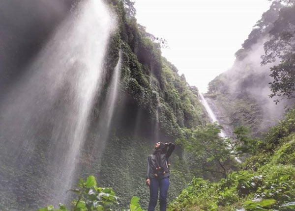 Bermain Air di Air Terjun Madakaripura