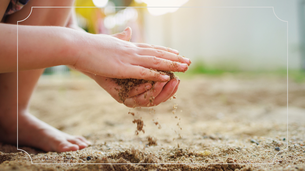 Bermain Pasir