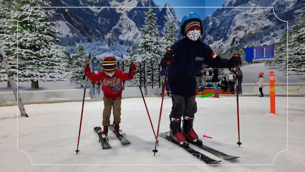Trans Snow World Bintaro: Jam Buka, Harga Tiket Masuk & Daya Tarik 5 Bermain Ski