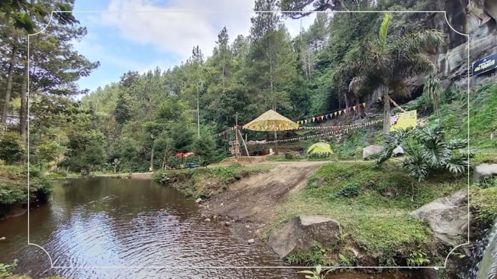 Bersantai Menikmati Alam