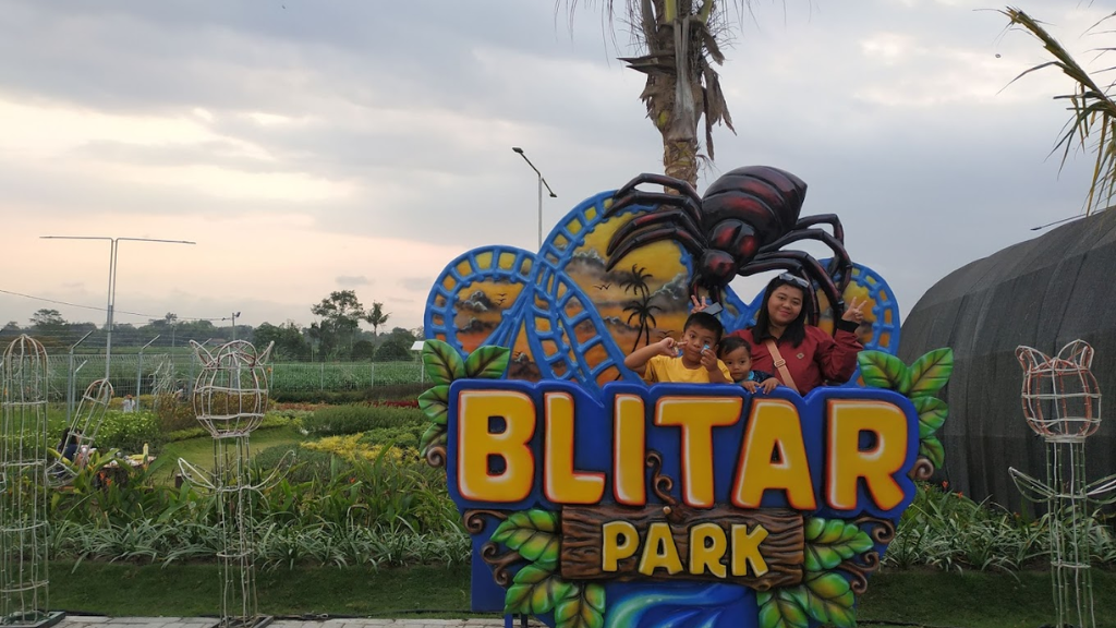 22 Tempat Wisata di Jawa Timur yang Tidak Boleh Dilewatkan! 3 Tempat Wisata di Jawa Timur Blitar Park