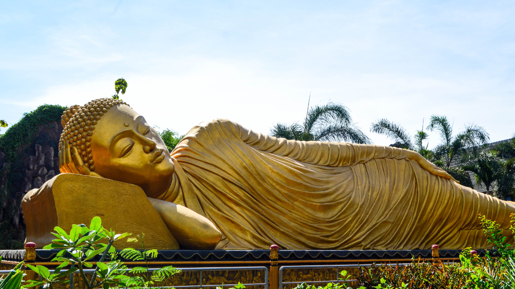 Buddha Tidur Mojokerto