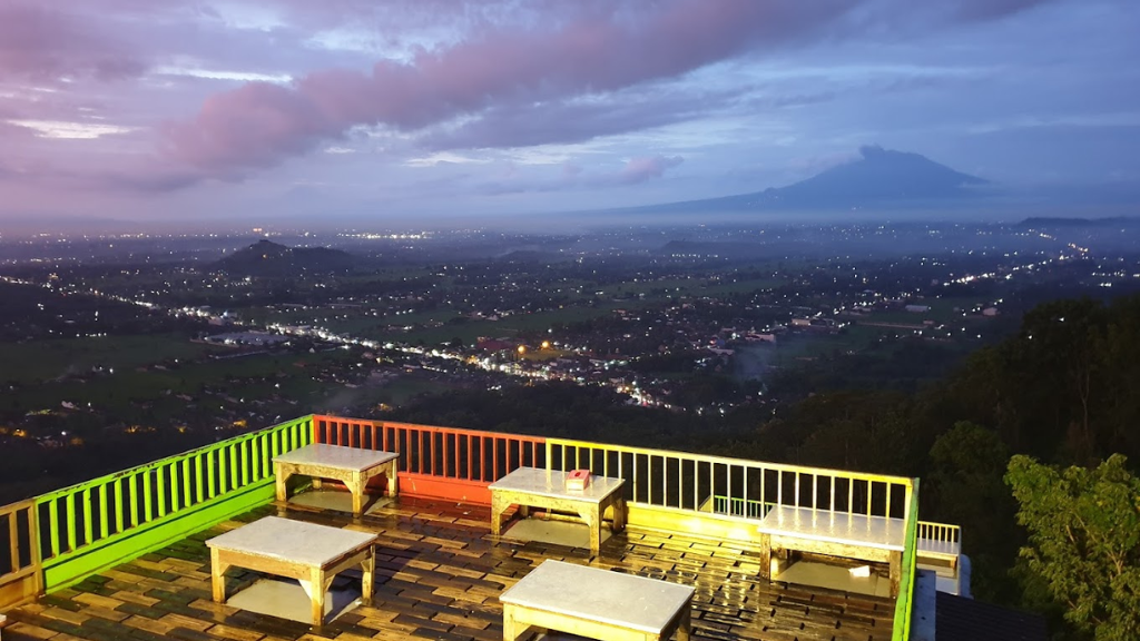 Bukit Bintang Tempat Nongkrong di Jogja