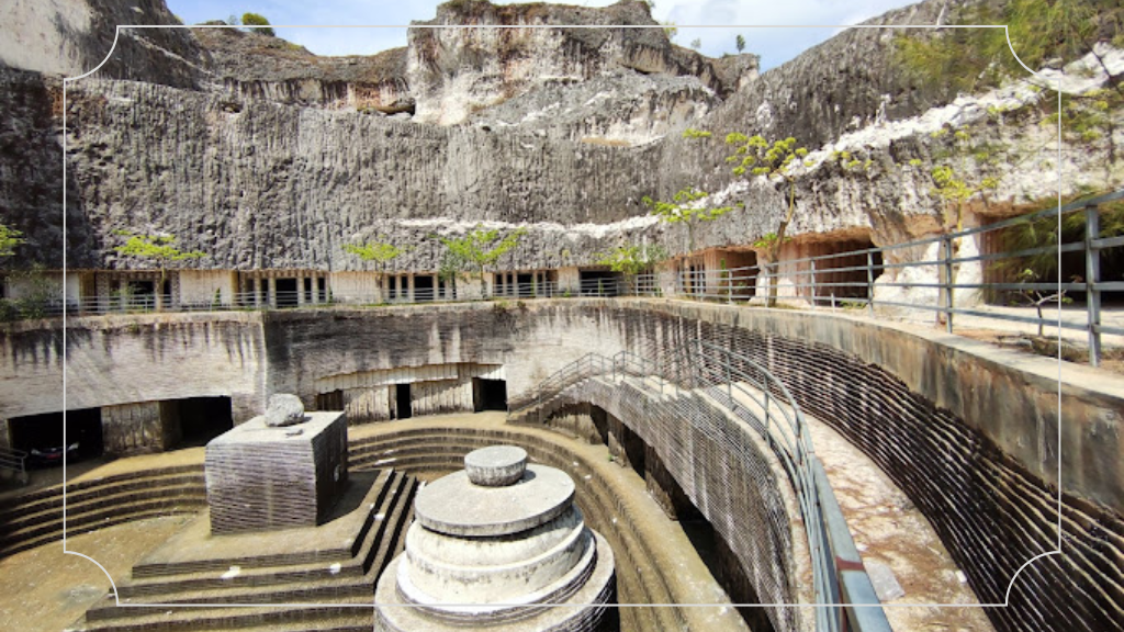 20 Destinasi Wisata Jawa Timur yang Populer dan Tempat Tersembunyi 2 Bukit Jaddih Bangkalan