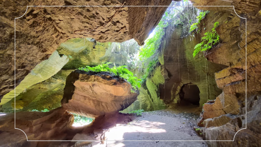 12 Tempat Liburan di Jawa Timur yang Terbaik Wajib di Kunjungi 13 Bukit Pelalangan Arosbaya