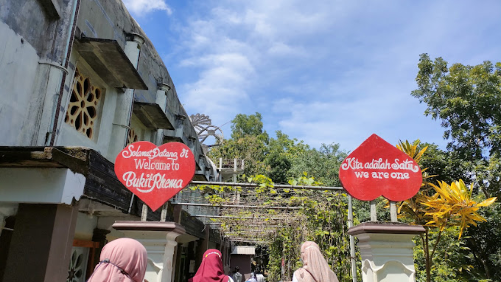 Bukit Rhema (Gereja Ayam)