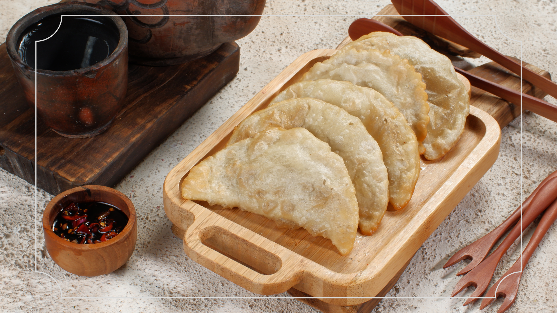 23 Oleh-Oleh Khas Bandung yang Terkenal dan Murah 6 Cireng