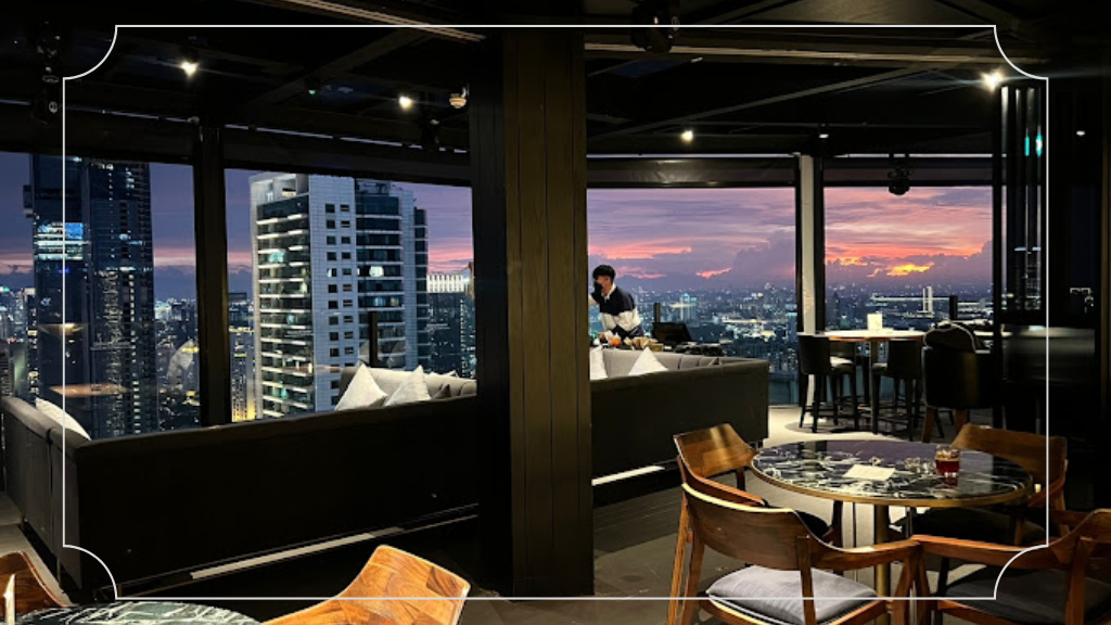 10 Cafe Rooftop Jakarta Selatan dengan Pemandangan Eksklusif dan Menu Lezat 5 Cloud Lounge Jakarta