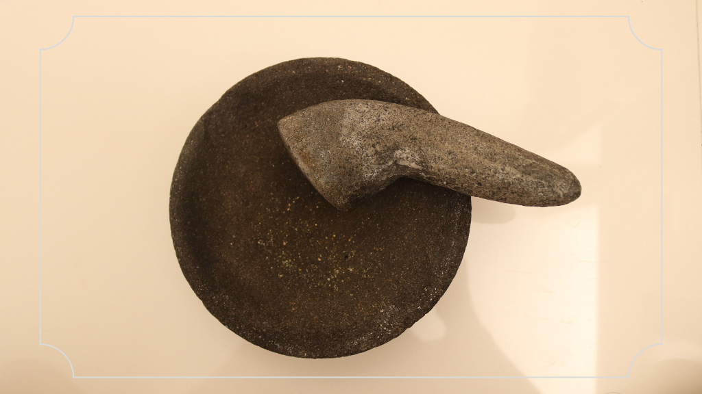 13 Oleh-Oleh Khas Jawa Timur: Keajaiban Rasa dan Aroma dari Tanah Jawa 11 Cobek Batu