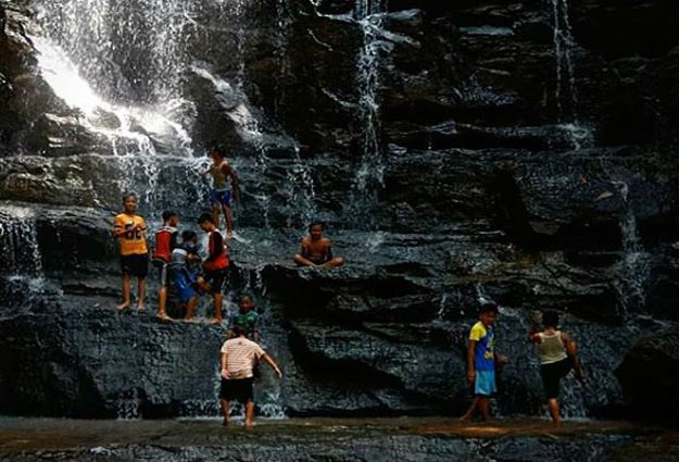 wisata air terjun di Karawang